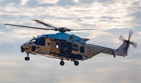 La Fuerza A Rea De Qatar Recibe Su Primer Helic Ptero Nh