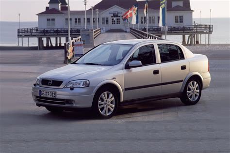 Opel Astra Classic цены отзывы характеристики Astra Classic от Opel