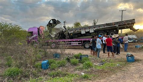 Orang Tewas Setelah Bus Wisata Bertabrakan Dengan Truk Di Brasil