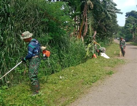 Sektor 7 Citarum Harum Sub 3 Babad Rumput Liar Dan Angkat Sampah Jalan