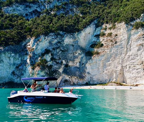 Traversata Del Conero In Barca Con Soste Bagno Ed Aperitivo