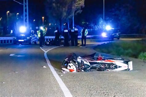 Unfall In Gaggenau J Hriger Moped Fahrer Kracht Gegen Roller Drei