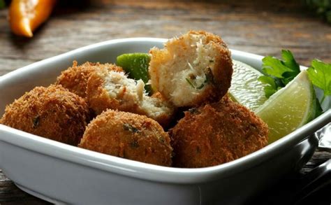 Bolinho de bacalhau receita bem simples e gostosa Vovó Zita Receitas