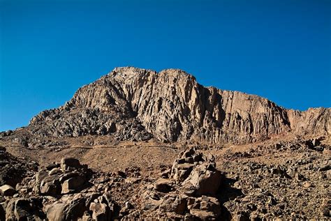 Mount Sinai (Illustration) - World History Encyclopedia