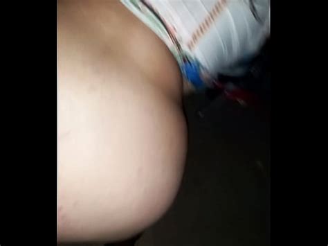 Corridas en el coño de la puta casada en el campo de caña XVIDEOS
