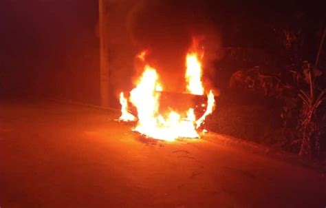 Carro incendeia e fica carbonizado em Afonso Cláudio DiarioES