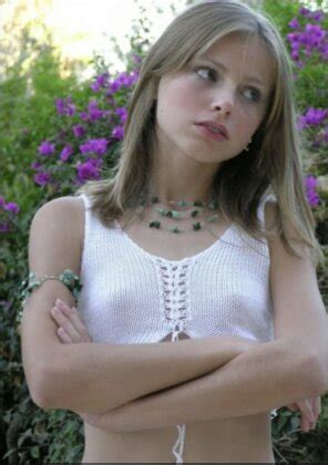 Girls Nipples Showing Pouih X Porn Pic