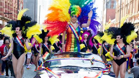 In Pictures Manchester Adorns Streets In Rainbows For Pride Bbc News