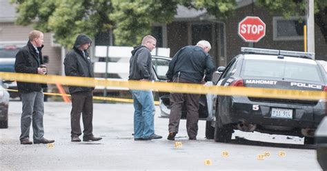 Fbi Agent Wounded In Ill Shootout Police Shooting Suspect Killed