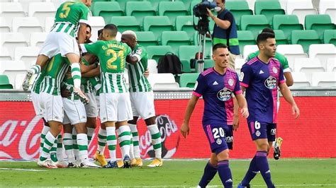 Betis 2 0 Valladolid El Betis Gana Al Valladolid Y Suma Su Segunda