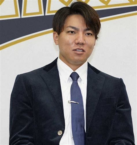 ＜オリックス契約更改＞沖縄への思いを語る宜保（撮影・中辻 颯太） ― スポニチ Sponichi Annex 野球