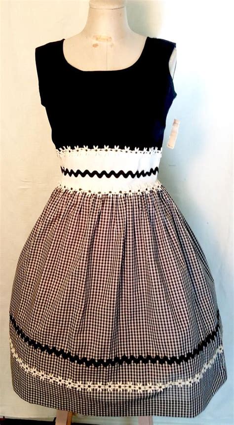 Reduced Vintage Deadstock Daisy Chain Dress Black And White Etsy