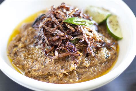 Hyderabadi Haleem (Daleem) - Kravings Food Adventures