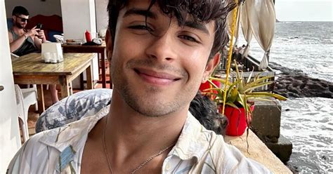 Shirtless Bollywood Men Cute Indian Guy In The Shower Hot Snaps Of A Insta Hottie