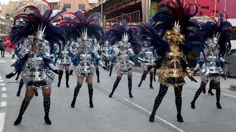 La peña totanera Te lo digo bailando gana el último desfile del