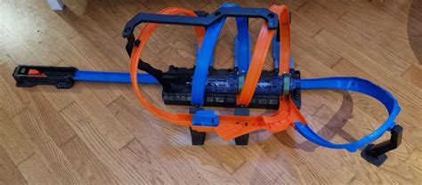 Hot Wheels Korkenzieher Crash Trackset Gebraucht in Luzern für CHF 19