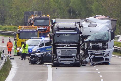 Schwerer Unfall Auf Der A61 Bei Sinzig