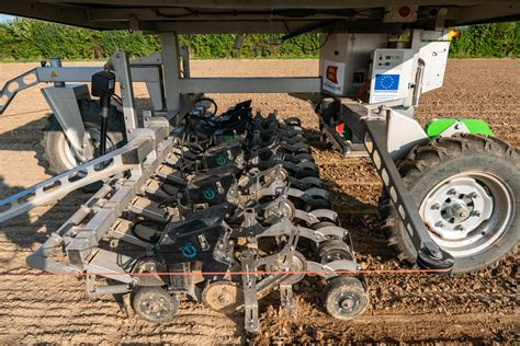 Planting Robots Sowing The Seeds Of The Agricultural Future Howtorobot