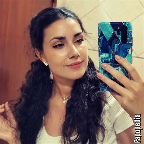 Yabbe Nude Leaks Photo Fapopedia