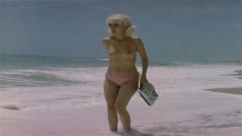 Mondo Topless Nude Pics Page 1