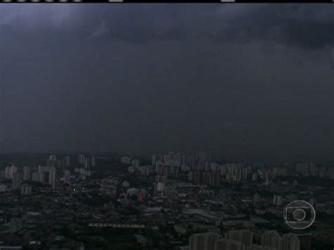 V Deo Forte Chuva Atinge A Regi O Metropolitana De S O Paulo Sp G