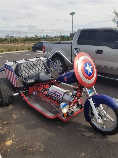 A cool Captain America themed bike I saw today : pics