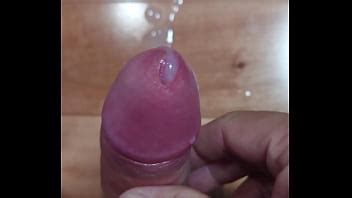 Eyaculación de masturbación de piel de polla corta sin cortar XVIDEOS