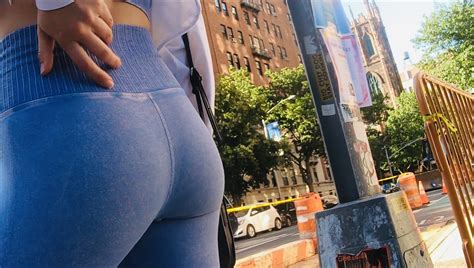 Busted Flicked Off By Gorgeously Flawless Brunette Photos Spandex Leggings Yoga Pants