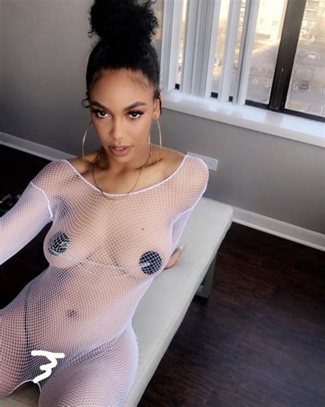 White Clothing Beauty Skin Shoulder Porn Pic