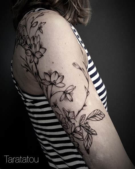 Tatouage Fleurs De Sakura Cerisier Du Japon Taratatou Rose Tattoos