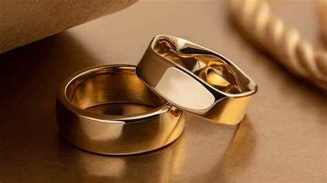 What is new in engagement rings? - Al Romaizan