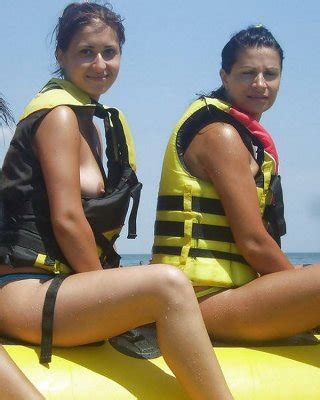 Cleavages Downblouses Nipples Voyeur Porn Pictures Xxx Photos Sex Images Pictoa