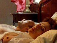 Naked Rita Russek in Wind von Südost