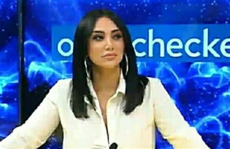 Marika Fruscio Mangia Cioccolatini In Lingerie W L Abbondanza FOTO