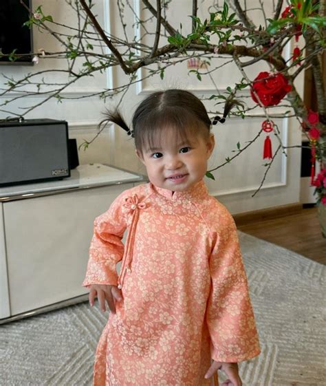 Em bé hot nhất mạng xã hội được mẹ làm cho kiểu tóc có 1 0 2 đặt tên như dược liệu quý