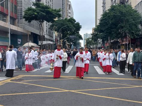 Prociss O De Sexta Feira Santa Re Ne Fi Is Em Curitiba Cbn Curitiba