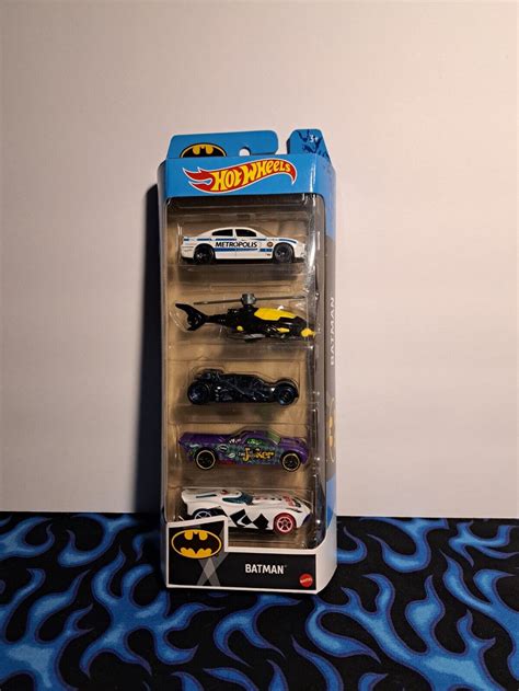 Hot Wheels BATMAN 5 Pack Cars 1 64 Batmobile Batcopter Joker Harley