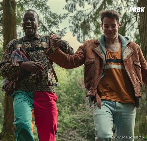 ª temporada de Sex Education fotos mostram Eric e Adam juntos e Otis de novo visual Purebreak