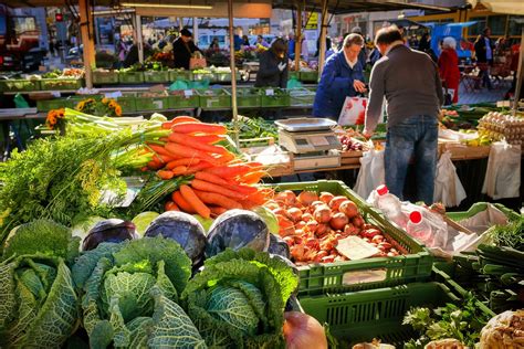 Mercato Rialto - Un nuovo disegno per il Mercato di Santa Maria - Comune di Collegno
