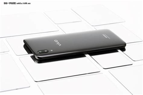 Vivo Nex驚艷上市，vivo X21「讓路」降至2499元，網友：猜到了！ 每日頭條