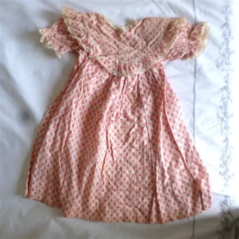 Tr S Ancienne Robe Dentelles Et Broderies Pour Poupee Ancienne