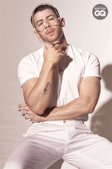 Nick Jonas Doesn T Take Sex Symbol Status Too Seriously