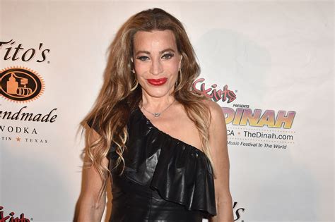 Singer Taylor Dayne Reveals She Had Surgery For Colon Cancer