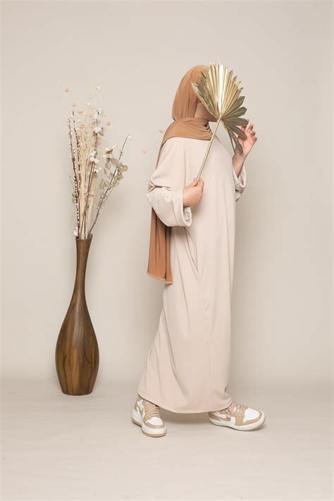 Abaya Oversize Jeune Fille Nude