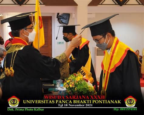 Wisuda Xxxii Xxxiii Universitas Panca Bhakti Universitas Panca Bhakti