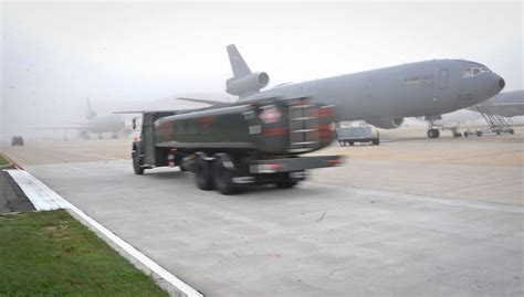 Joint Base Mcguire Dix Lakehurst Airmen Load And Secure Nara And Dvids