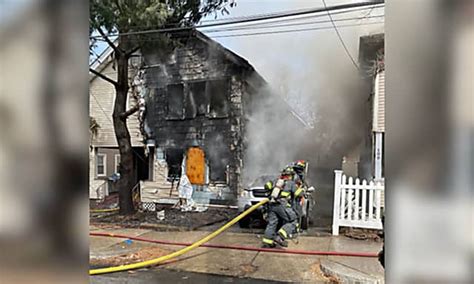 Concurrent Car Fires Set Neighboring Lynn Homes Ablaze Officials Middlesex Daily Voice