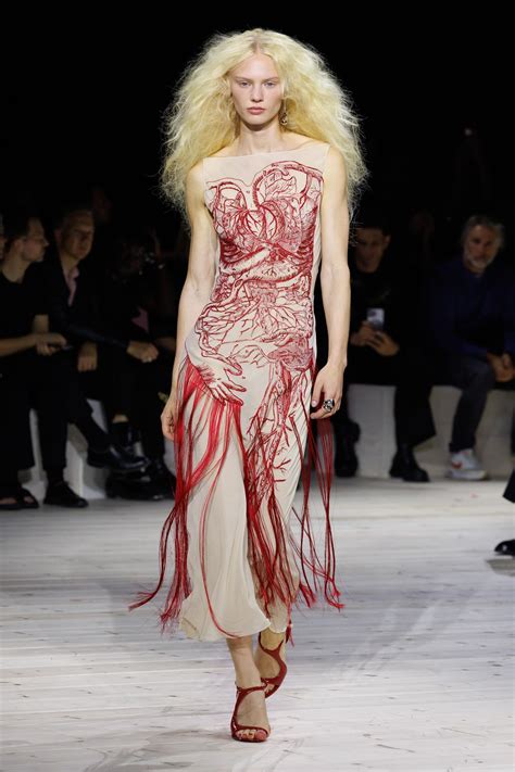 Alexander Mcqueen Spring Fashion Show Review The Impression