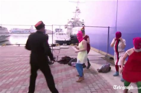 Takole so v Sočiju obračunali s skupino Pussy Riot Video Govori se