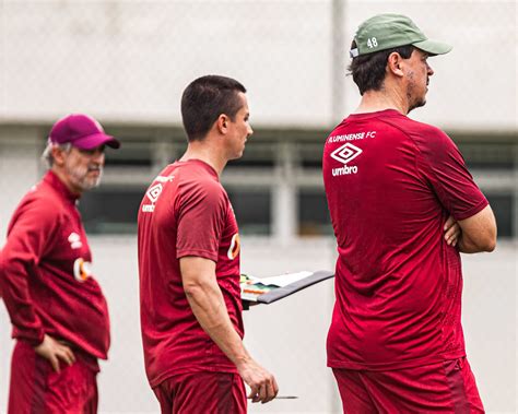 Diniz Improvisou Jorge Como Goleiro Em Treino No CTCC Entenda O Motivo